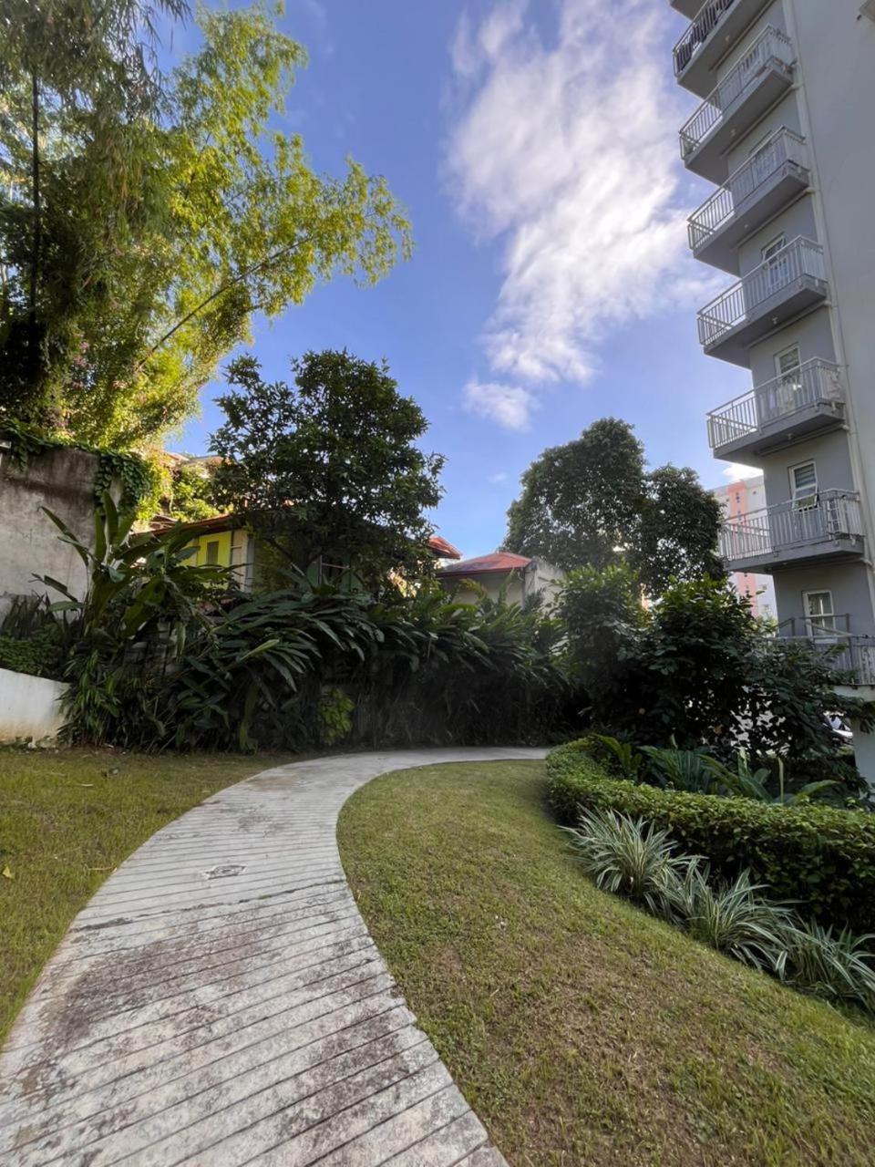 Summum Bonum Bliss - Lahug Aparthotel Cebu Kültér fotó